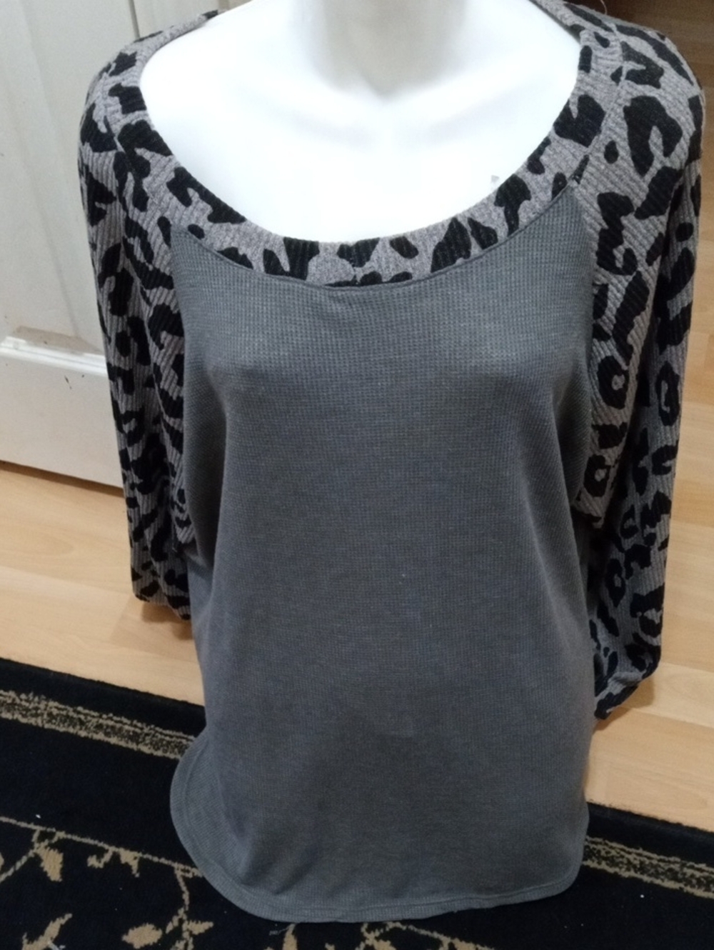 Crêpas Ribbed Gray Knit Top by Crêpas